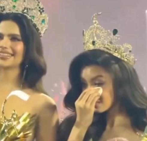 The contestant who had a nervous breakdown after not winning first place had her crown taken back