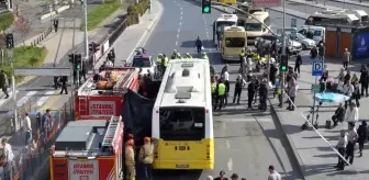 Zeytinburnu'nda Işıkta Geçen Kadın Kaza Sonucu Hayatını Kaybetti