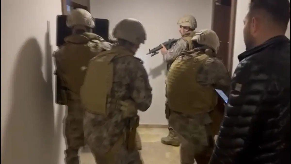 İstanbul'da Kaçak Göçmenler İçin Sahte Belgeler Operasyonu