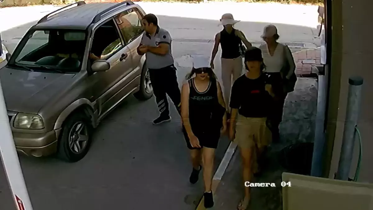 Adana'da 4 Kadın Hırsızlık Yaptı: 950 Bin Lira Değerinde Altın Çaldılar