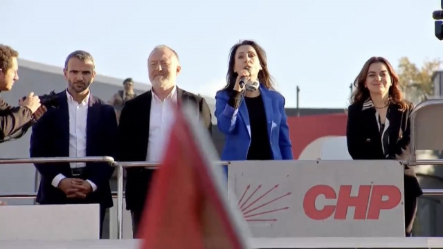 CHP ve DEM Parti, Esenyurt'ta Ahmet Özer için ortak miting düzenledi