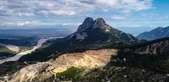 Antalya'da Tarihi Mağaraya Yaklaşan Kalker Ocağına Tepki