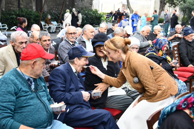 Sweet conversation from Mahizer and a mini concert from Züleyha