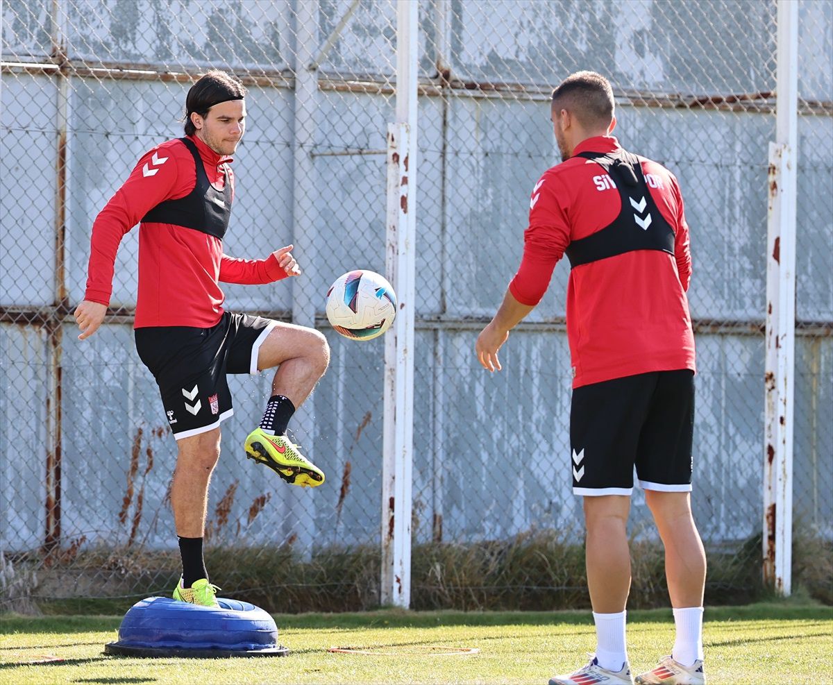 Sivasspor Çaykur Rizespor Maçına Hazırlanıyor