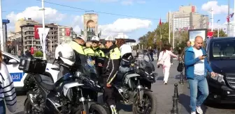 Taksim Meydanı'ndaki Motosiklet Denetiminde 20 Sürücüye Ceza