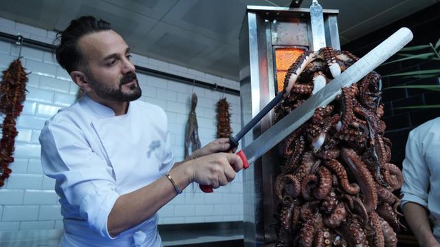 Ahtapot döner görenleri şaşırttı Ahtapot döner görenleri şaşırttı