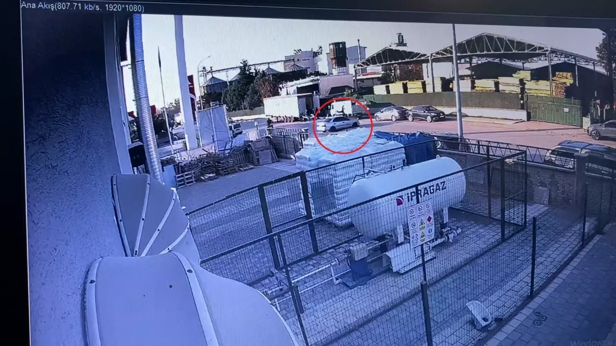 İnegöl'de Motosiklet-Otomobil Çarpışması: İki Yaralı