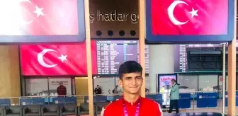 Emirhan Bulut, Dünya Okullar Arası Tenis Şampiyonası'nda Bronz Madalya Kazandı