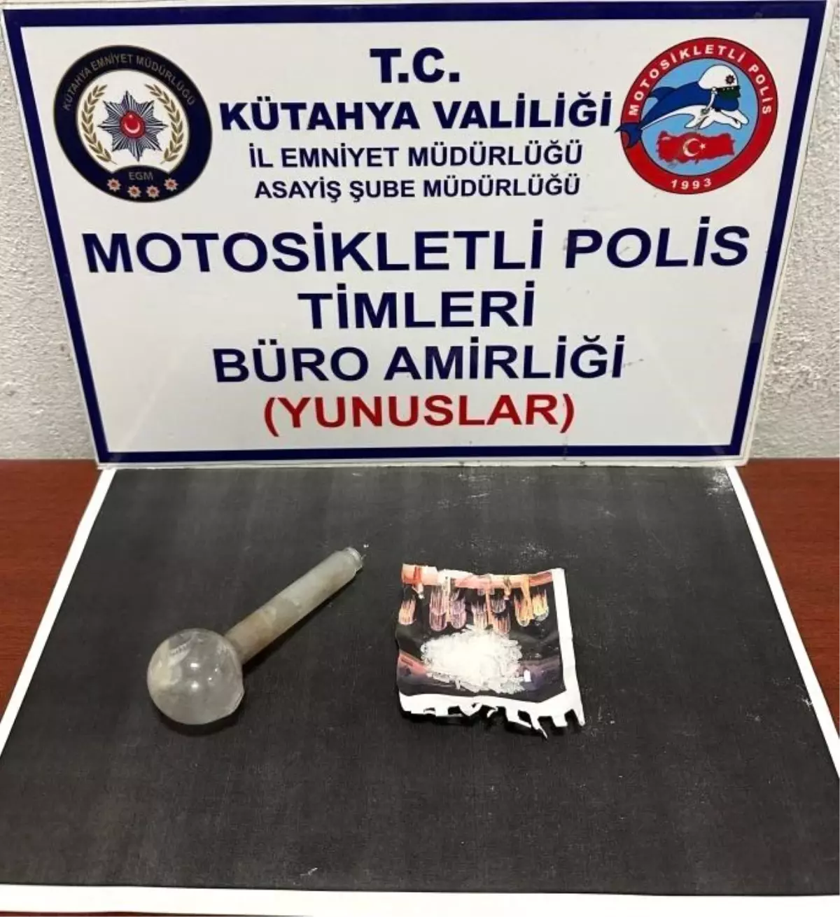 Kütahya'da Motosikletli Polisler Metamfetamin Ele Geçirdi