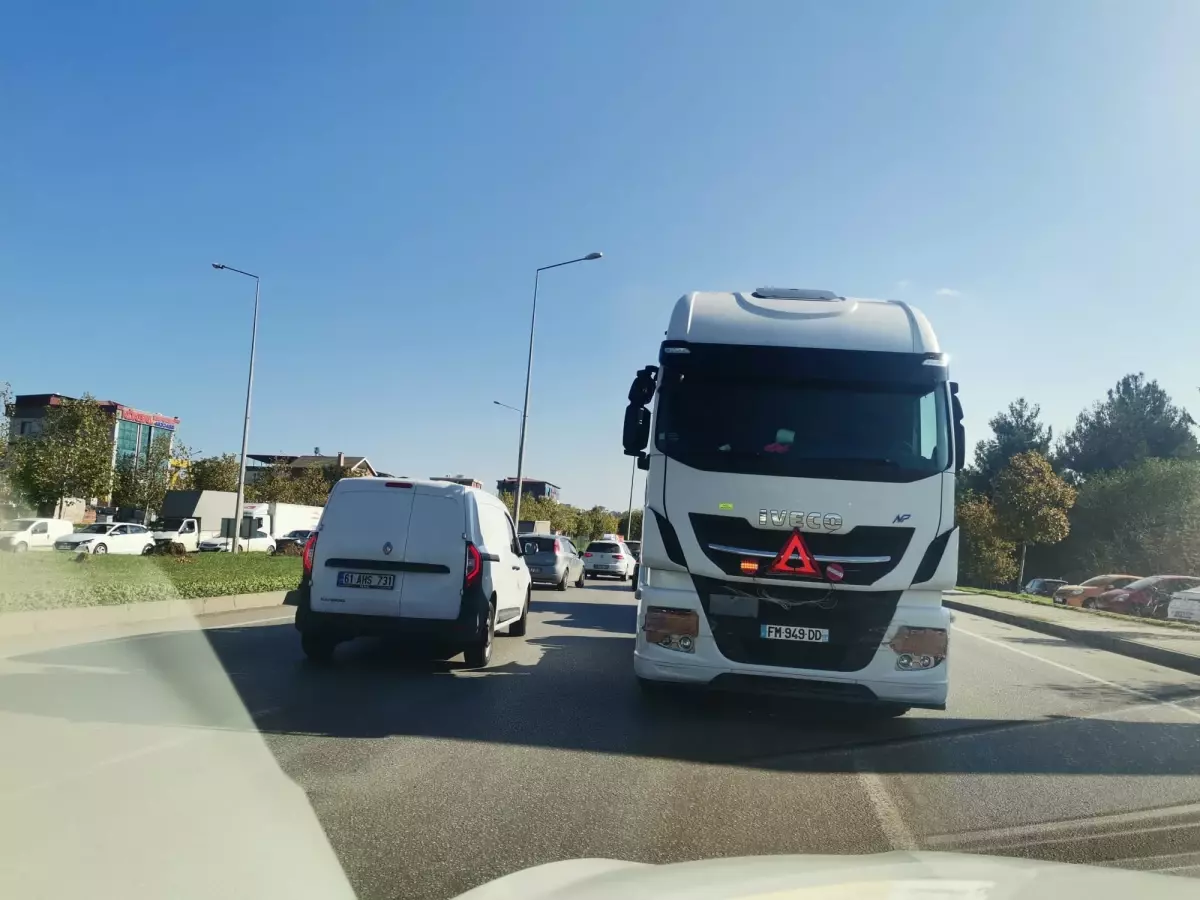 Samsun'da TIR'lar Ters Yolda Gidince Sürücüler Tedirgin Oldu