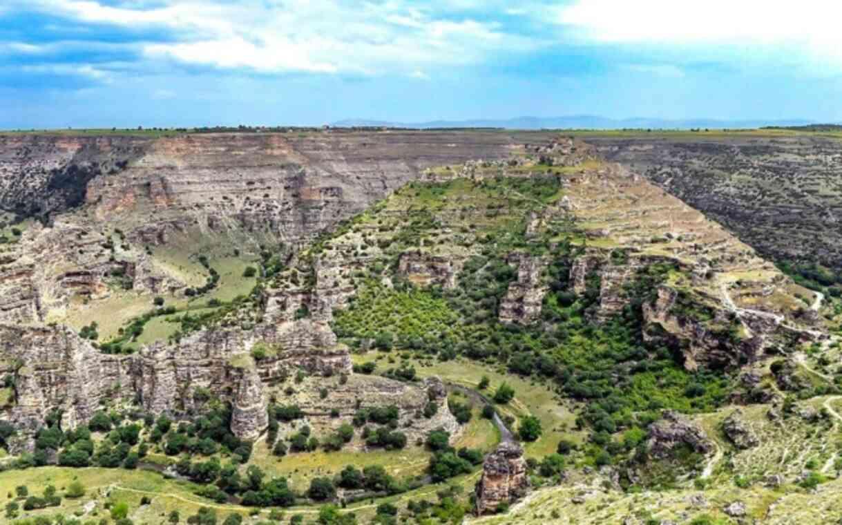 Uşak nerede, hangi bölgeye ait? Uşak'ın neyi meşhur, nereler gezilir? Uşak nerede, hangi bölgeye ait? Uşak'ın neyi meşhur, nereler gezilir?