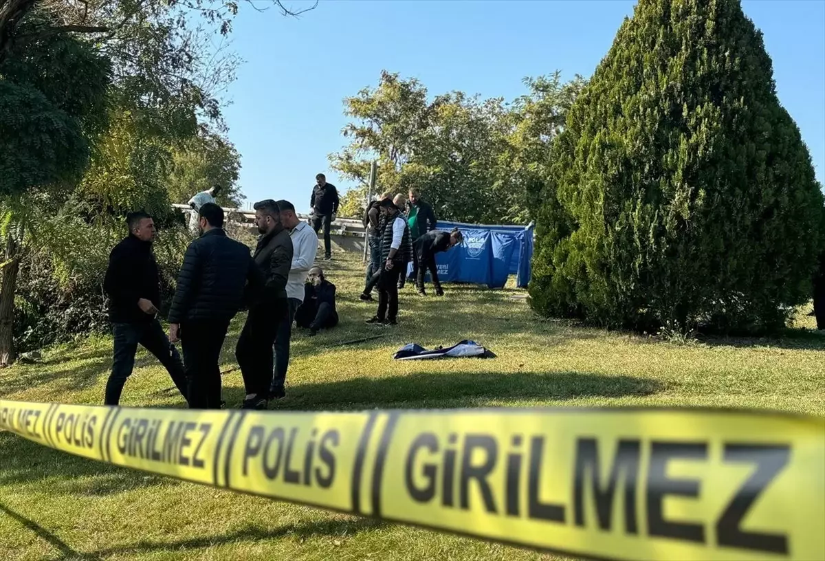 Pendik'te Başından Silahla Vurulmuş Bir Kişi Bulundu