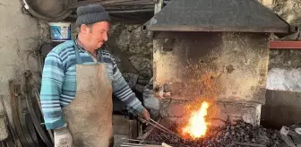 80 Yıldır Süren Zanaat: Fazlı Küçük'ün Demirci Atölyesi