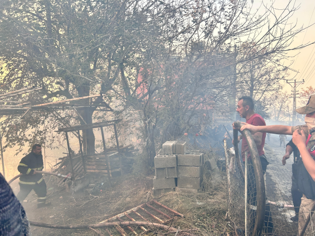 Forest Fire in Hatay Threatens Houses, Support Requests Are Increasing