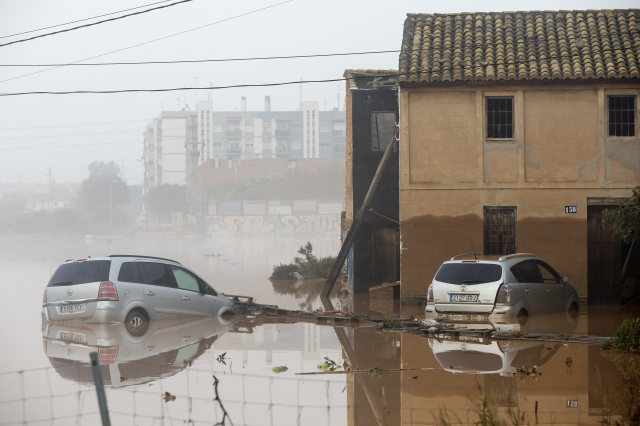 The death toll from the flood disaster in Spain has risen to 211