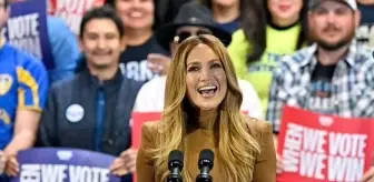 Jennifer Lopez Trump'a sert çıktı: 'Bu topraklar hepimizin'