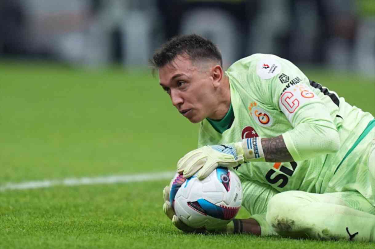 Muslera Galatasaray'dan ayrılıyor mu?