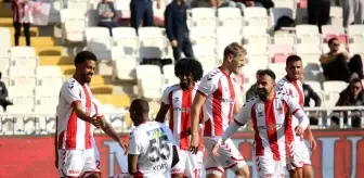 Sivasspor, Çaykur Rizespor'u 2-1 Mağlup Etti