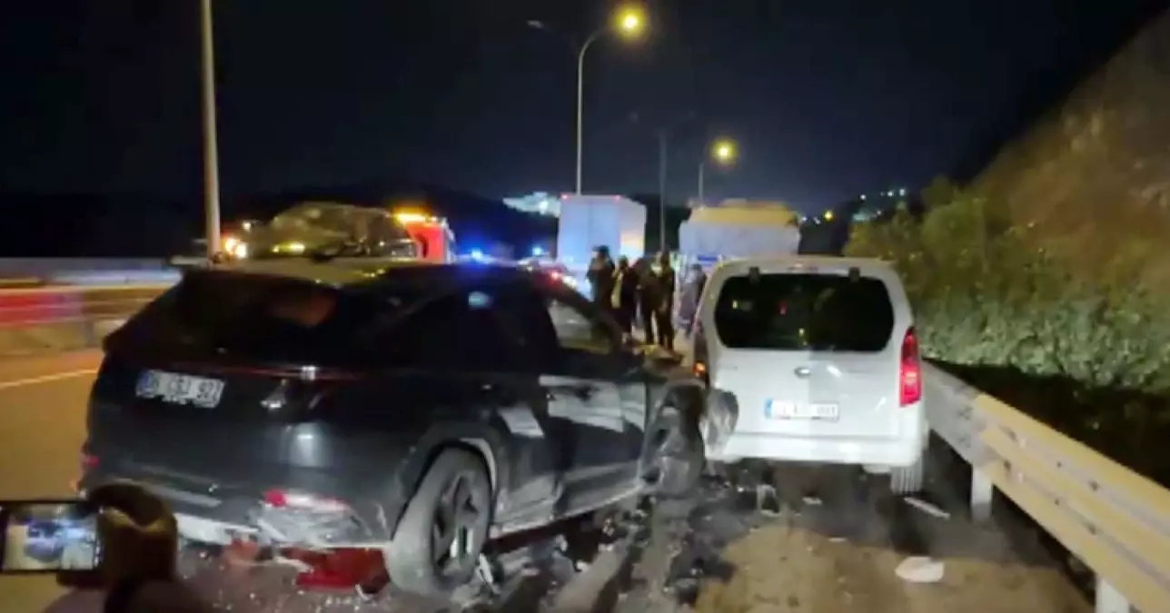 İzmir'de Zincirleme Kaza: 22 Yaralı