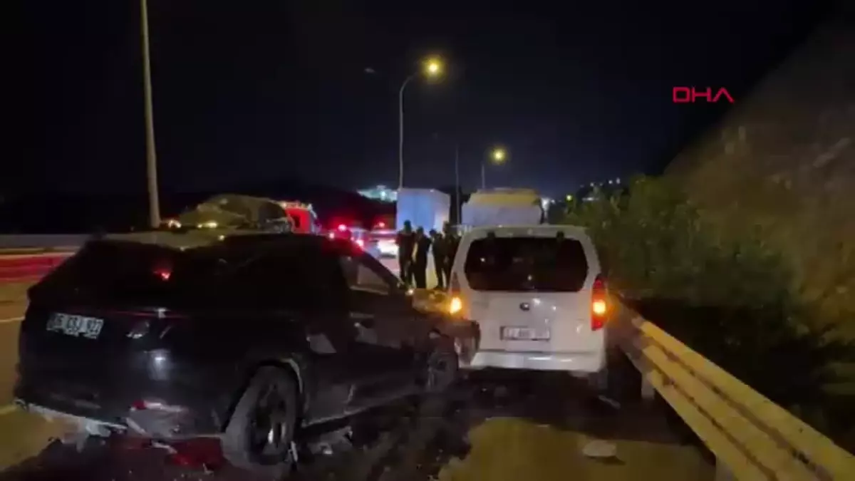 İzmir Kara Yolunda Zincirleme Kaza: 22 Yaralı