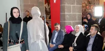 Milli Eğitim Bakanı Tekin, Erzurum'da 'Payidar' Defilesini İzledi