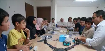 Erdemli'de Çocuklara Robotik Kodlama Eğitimi Başladı