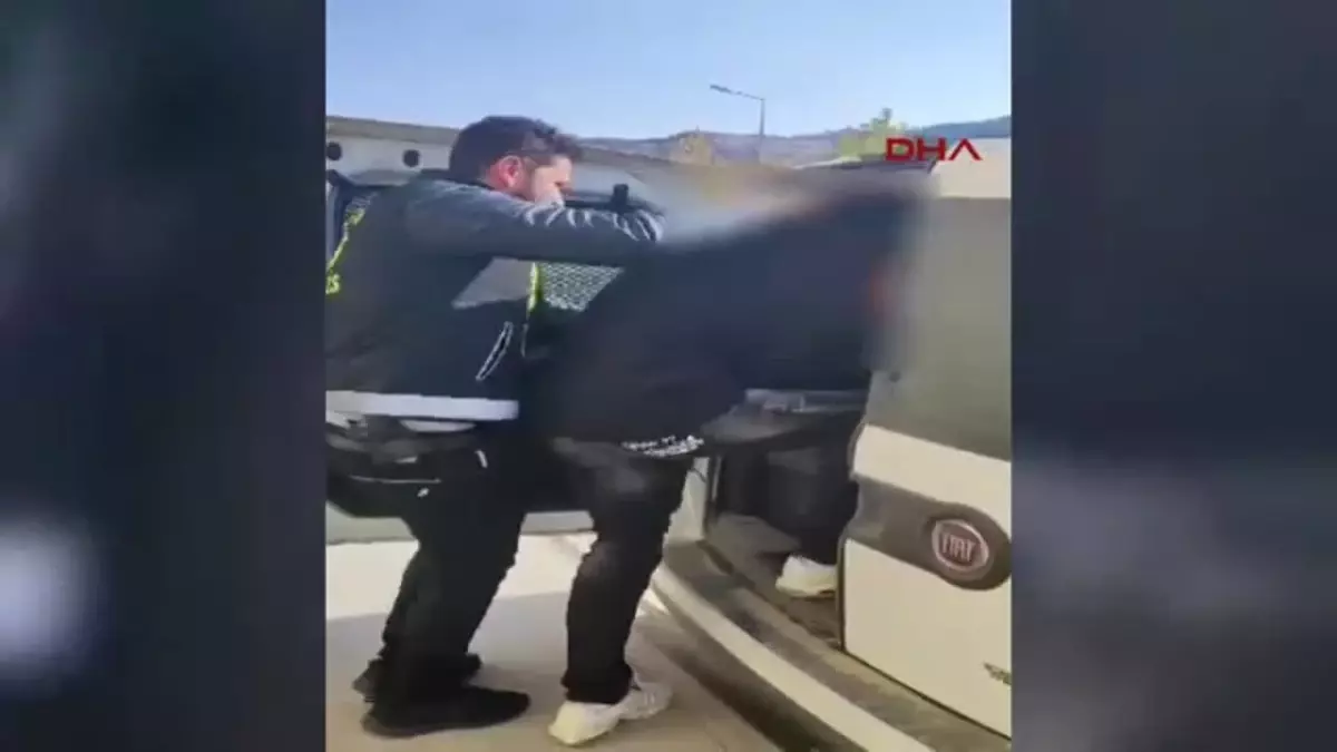 Afyonkarahisar'da Sahte Altın Satan 2 Kişi Yakalandı