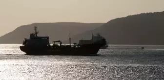 Çanakkale Boğazı'ndaki Fırtına Sonrası Deniz Trafiği Yeniden Açıldı