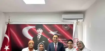 Kadın Esnaflara Çiçek Jestleri