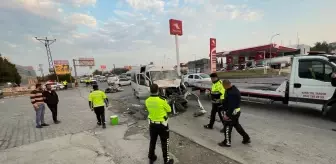 Şanlıurfa'da Tır ile Minibüsün Çarpıştığı Kazada 12 Yaralı