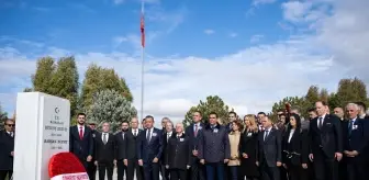 Özgür Özel, Bülent Ecevit'i Anma Töreninde CHP'yi İktidar Hedefiyle Anımsadı