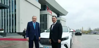 Cumhurbaşkanı Erdoğan, Kırgızistan Cumhurbaşkanı Caparov'a Togg hediye etti