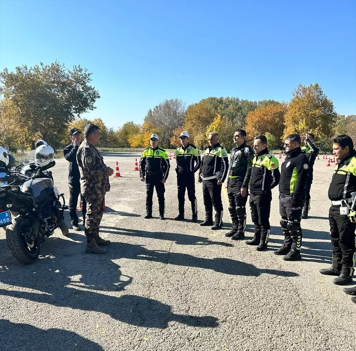 Edirne'de Trafik Polislerine Eğitim İncelemesi ve Lösemili Çocuklar Haftası Yürüyüşü