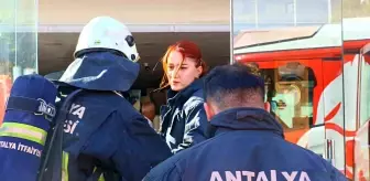 Antalya'da İş Yerinin Mutfak Kısmında Yangın Çıktı