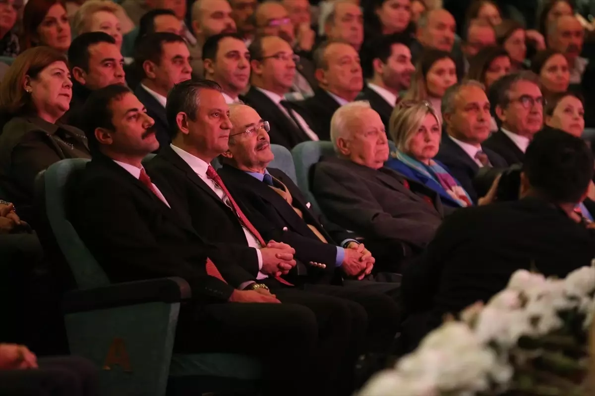 CHP Genel Başkanı Özel, Eskişehir'de 'Yükseköğretim Buluşması'nda konuştu Açıklaması