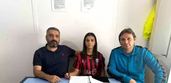 Erzincan Gençler Gücü Kadın Futbol Takımı Almila Süvari'yi Transfer Etti