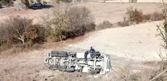 Manisa'da Beton Mikseri Yoldan Çıktı, Sürücü Yaralandı