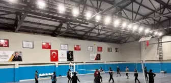 Öğretmenler Günü Voleybol Turnuvası Çağlayancerit'te Başladı