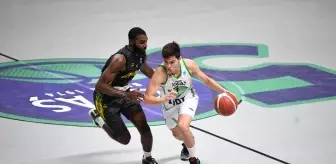 TOFAŞ, Petrolina AEK'yi 93-61 ile Geçti