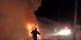 Hatay'da Park Halindeki Tır Yangında Kullanılamaz Hale Geldi