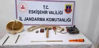 Eskişehir'de Kaçak Kazı Yapan İki Şüpheli Suçüstü Yakalandı