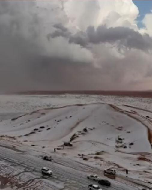 Unexpected hailstorm in Saudi Arabia covered the desert with a white blanket