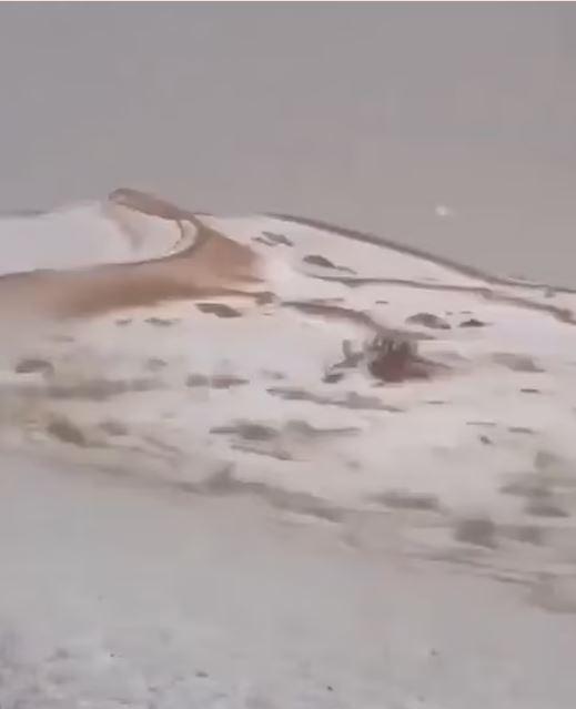 Unexpected hailstorm in Saudi Arabia covered the desert with a white blanket