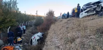 Adıyaman'da Trafik Kazası: 11 Kişi Yaralandı