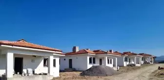 Hatay'da Depremzedeler için Köy Tipi Afet Evleri İnşaatları Devam Ediyor