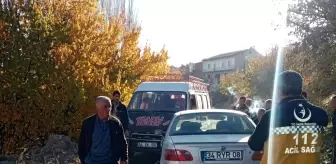 Malatya'da Minibüs ile Otomobil Çarpıştı: 2 Yaralı