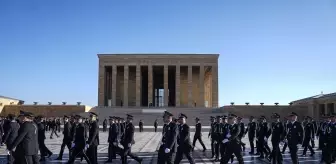 Emniyet Genel Müdürü Demirtaş, Anıtkabir'i Ziyaret Etti