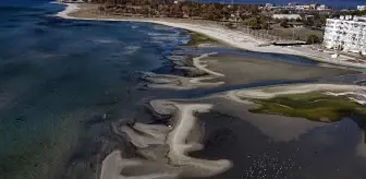 İstanbul'da deniz metreler boyunca çekildi