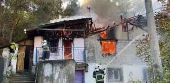 Karabük'te Evde Çıkan Yangın Ağaçlık Alana Sıçramadan Söndürüldü