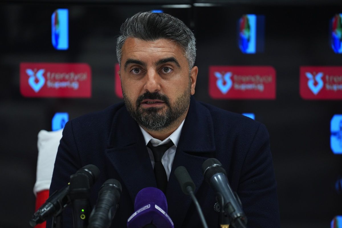 Kasımpaşa'nın Teknik Sorumlusu Barış Kanbak'tan İç Sahada Kötü Performansa Eleştiri